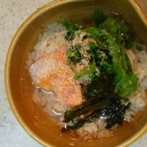 簡単！朝ご飯！締めにも！鮭と塩昆布のお茶漬け